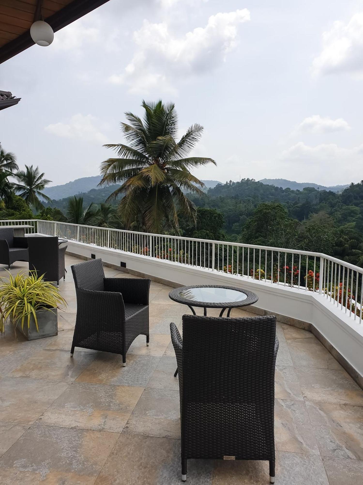 Samindra Villa Kandy Exteriör bild