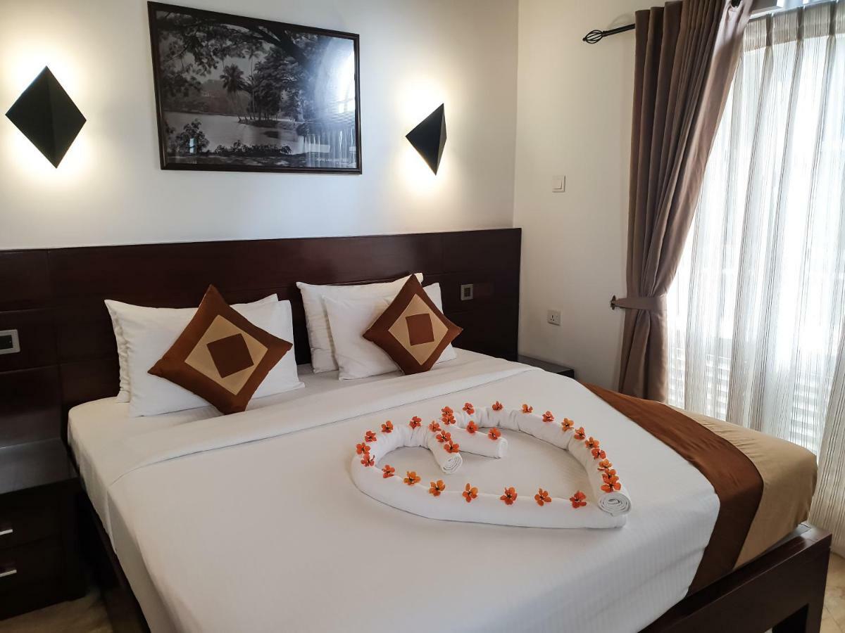 Samindra Villa Kandy Exteriör bild